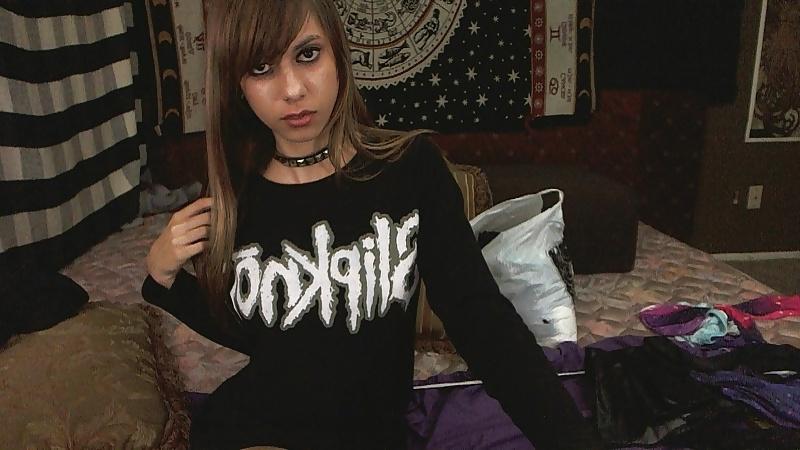 24P Skinny Goth Chick