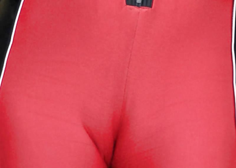 6P Maria Carey - Cameltoe