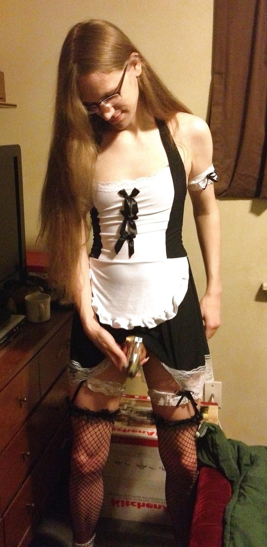 25P Amazing Sissy in chastity