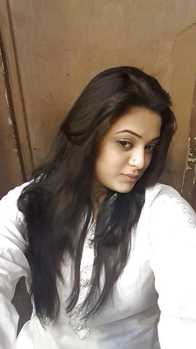 5P Pashto Super Star Pirya Khan on xhamster for a huge cock