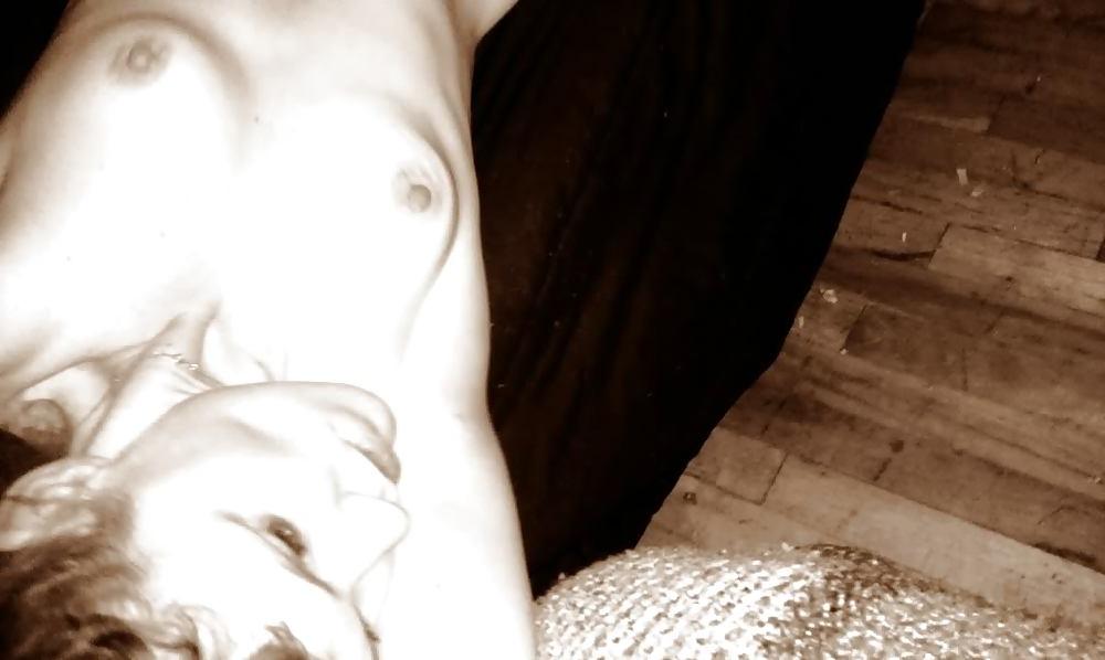 25P Slim redhead amateur shots