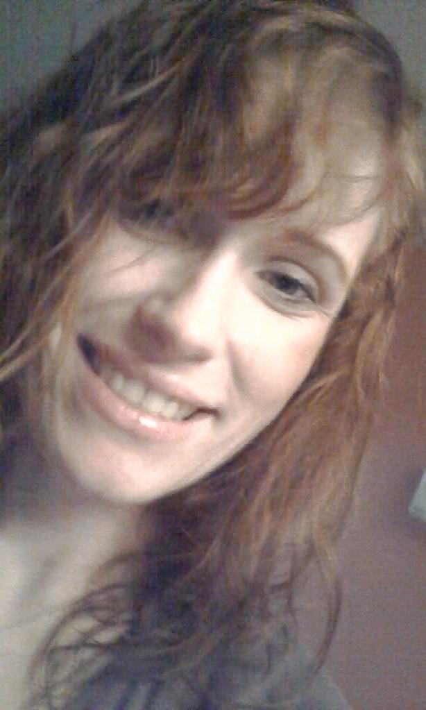 25P Slim redhead amateur shots