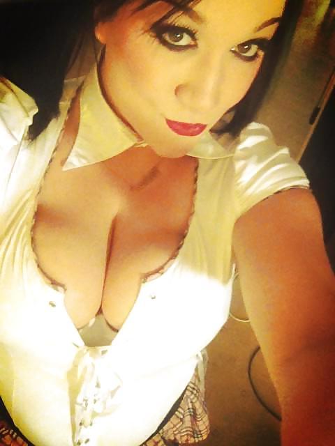 25P Huge Tits, Tight Top 46