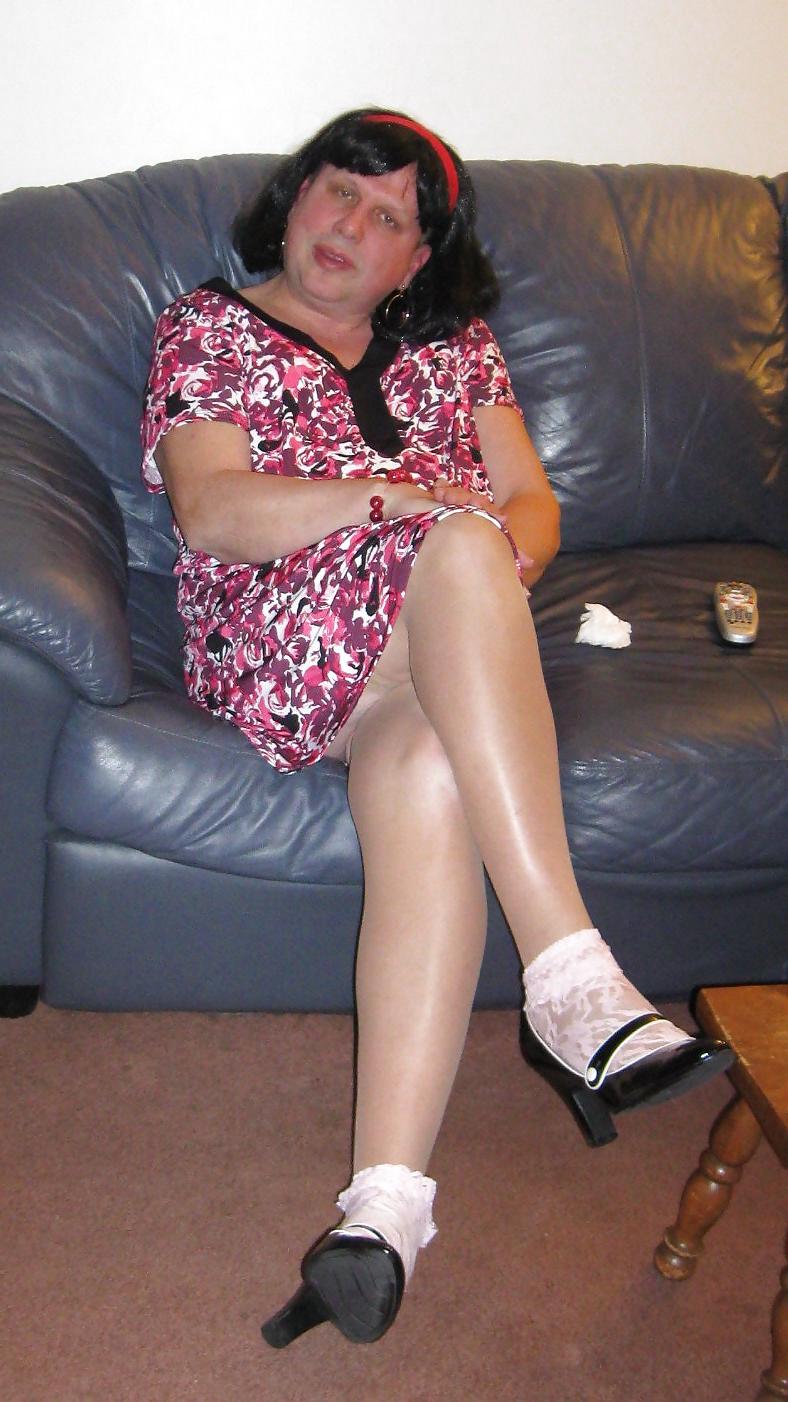 25P Wife of a sissy and sissy hubby