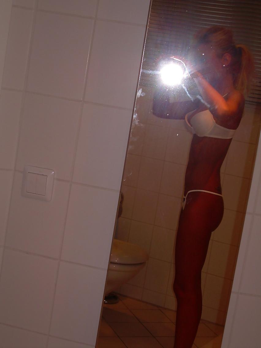 25P Skinny Stunning Blonde