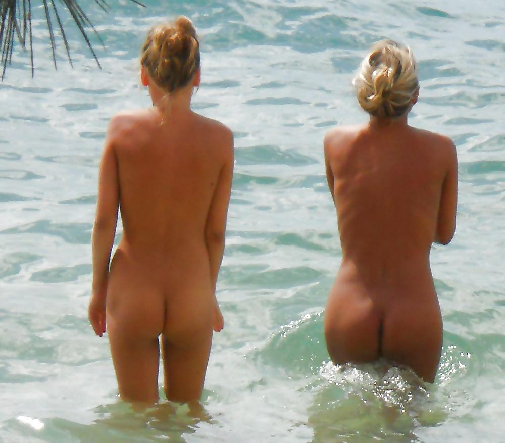 14P Mother - daughter's friend nude