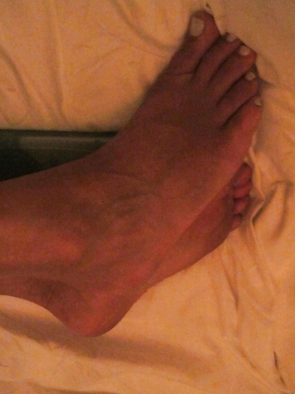 25P Can't resist sharing Michelle's sexy feet again and again...