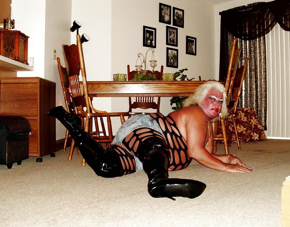 25P Skank Slut Tranny gettin ready to go clubbin