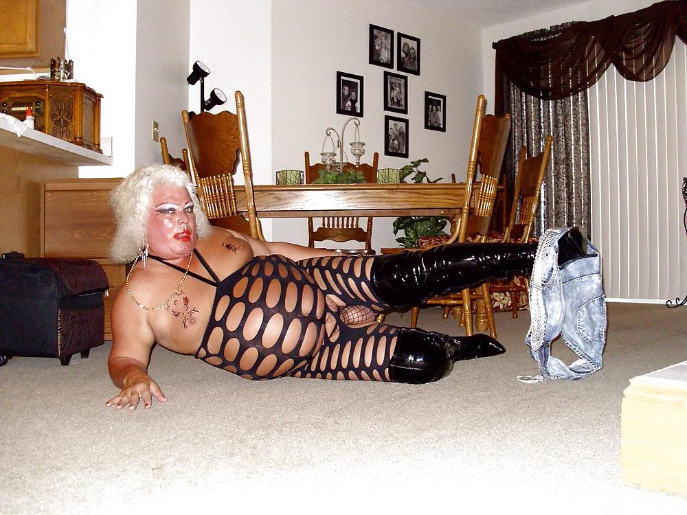 25P Skank Slut Tranny gettin ready to go clubbin
