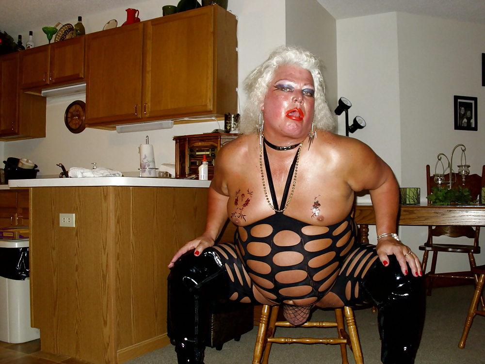 25P Skank Slut Tranny gettin ready to go clubbin
