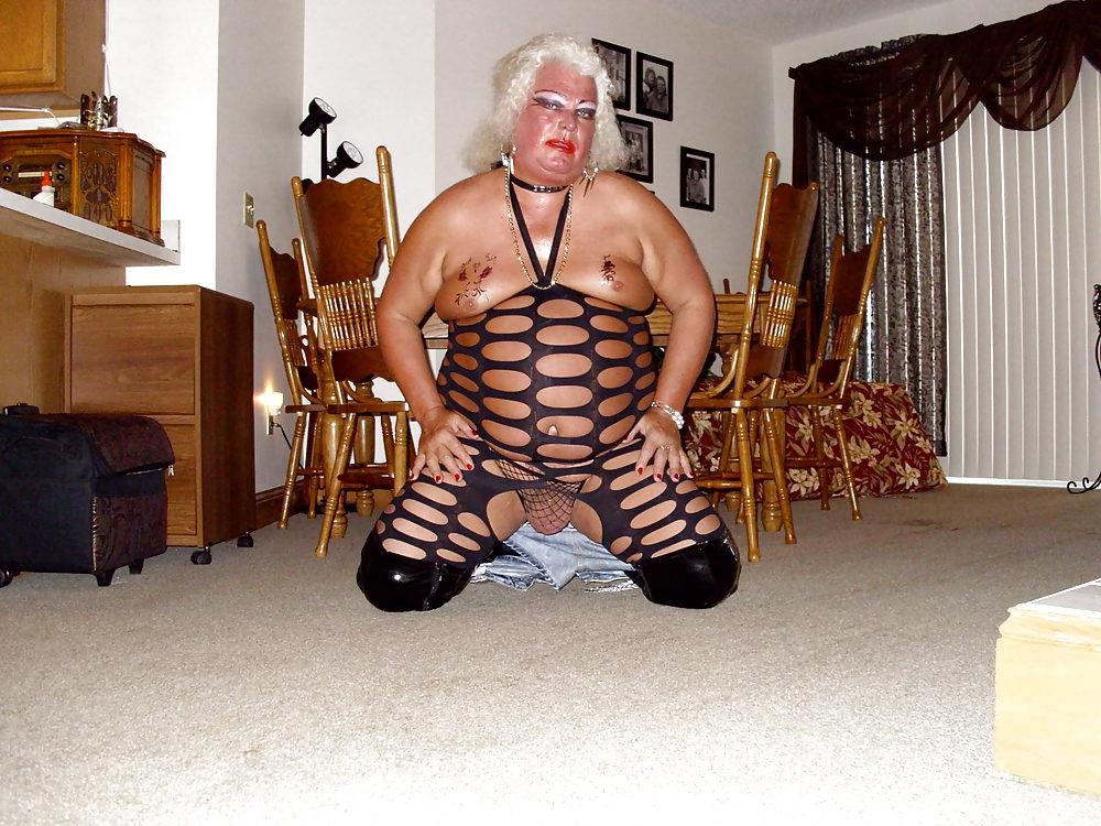 25P Skank Slut Tranny gettin ready to go clubbin