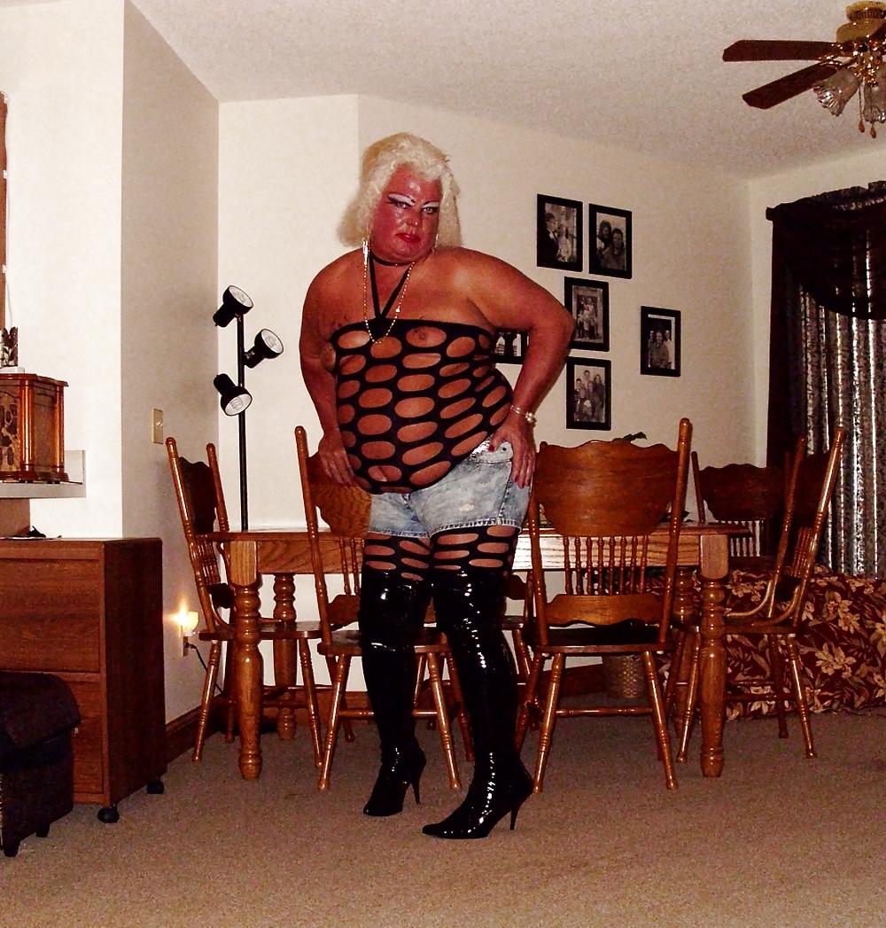 25P Skank Slut Tranny gettin ready to go clubbin