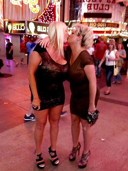 25P Huge tits Kayla Kleevage