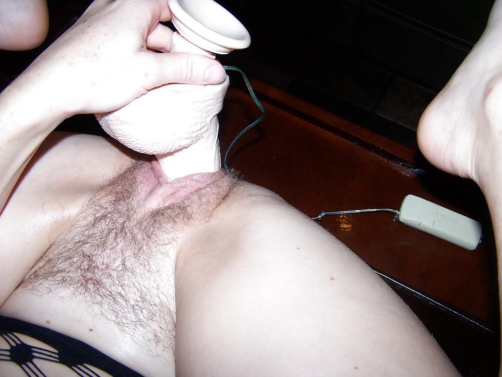 25P Mature with a huge dildo