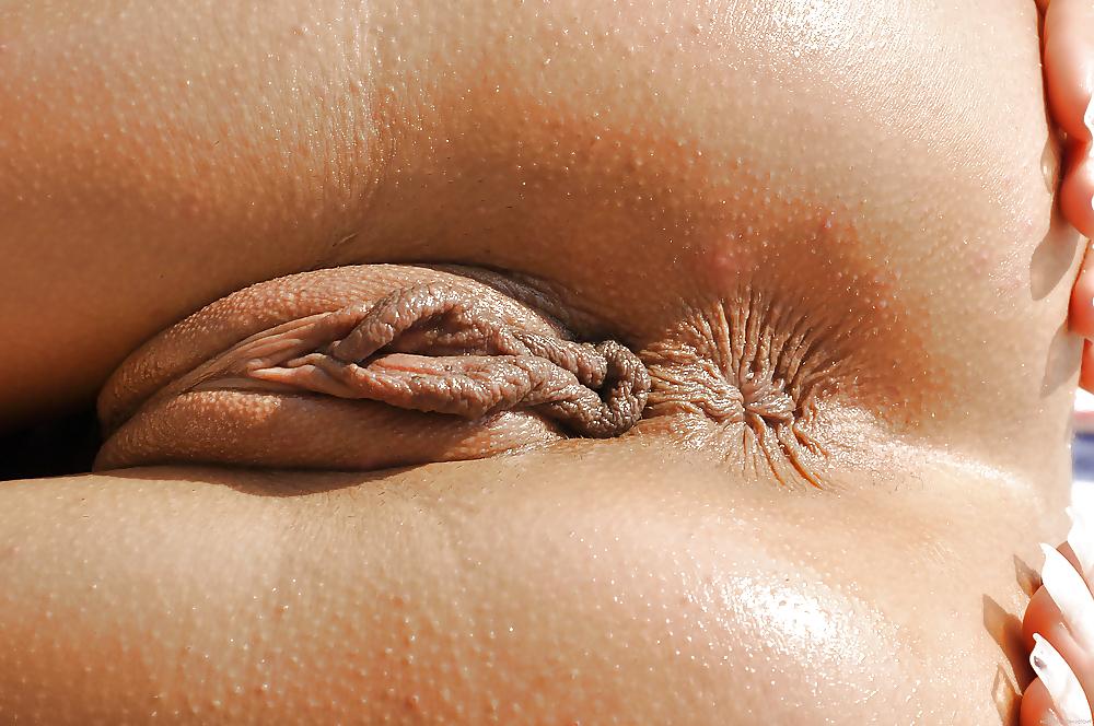 25P Huge Pussy Lips 22