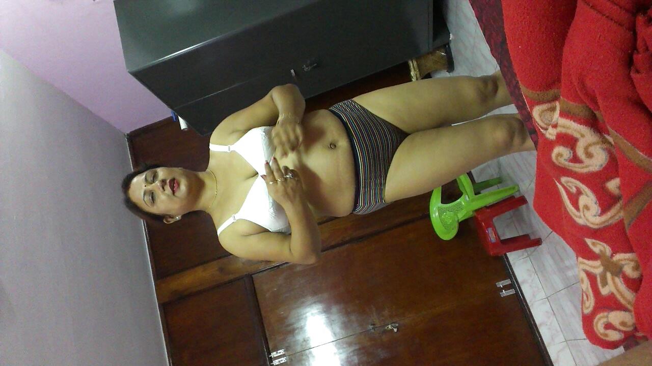 7P Mrs Smriti Rekha the slut wife of Pankaj(sissy pinku)