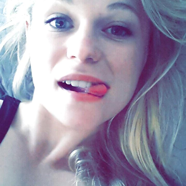 25P Slutty friend marie from lens (France)