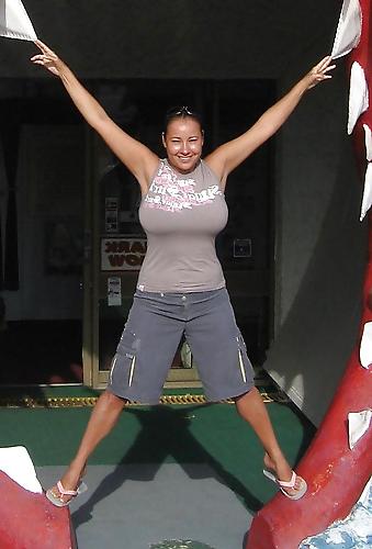 25P Huge Amatuer Tits in Tight Clothing
