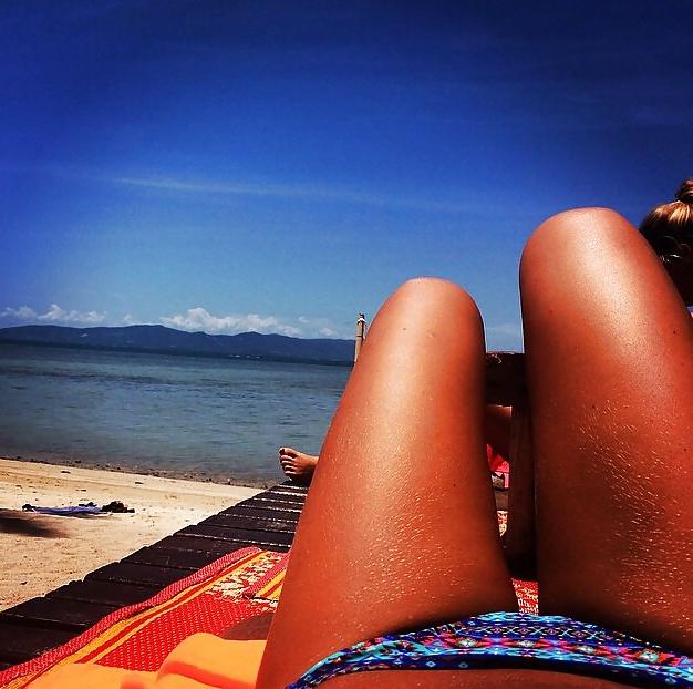21P Hot dogs or hot legs?