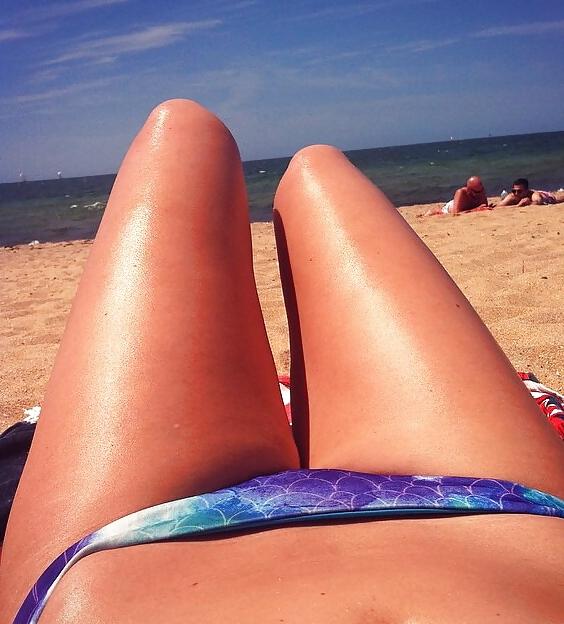 21P Hot dogs or hot legs?