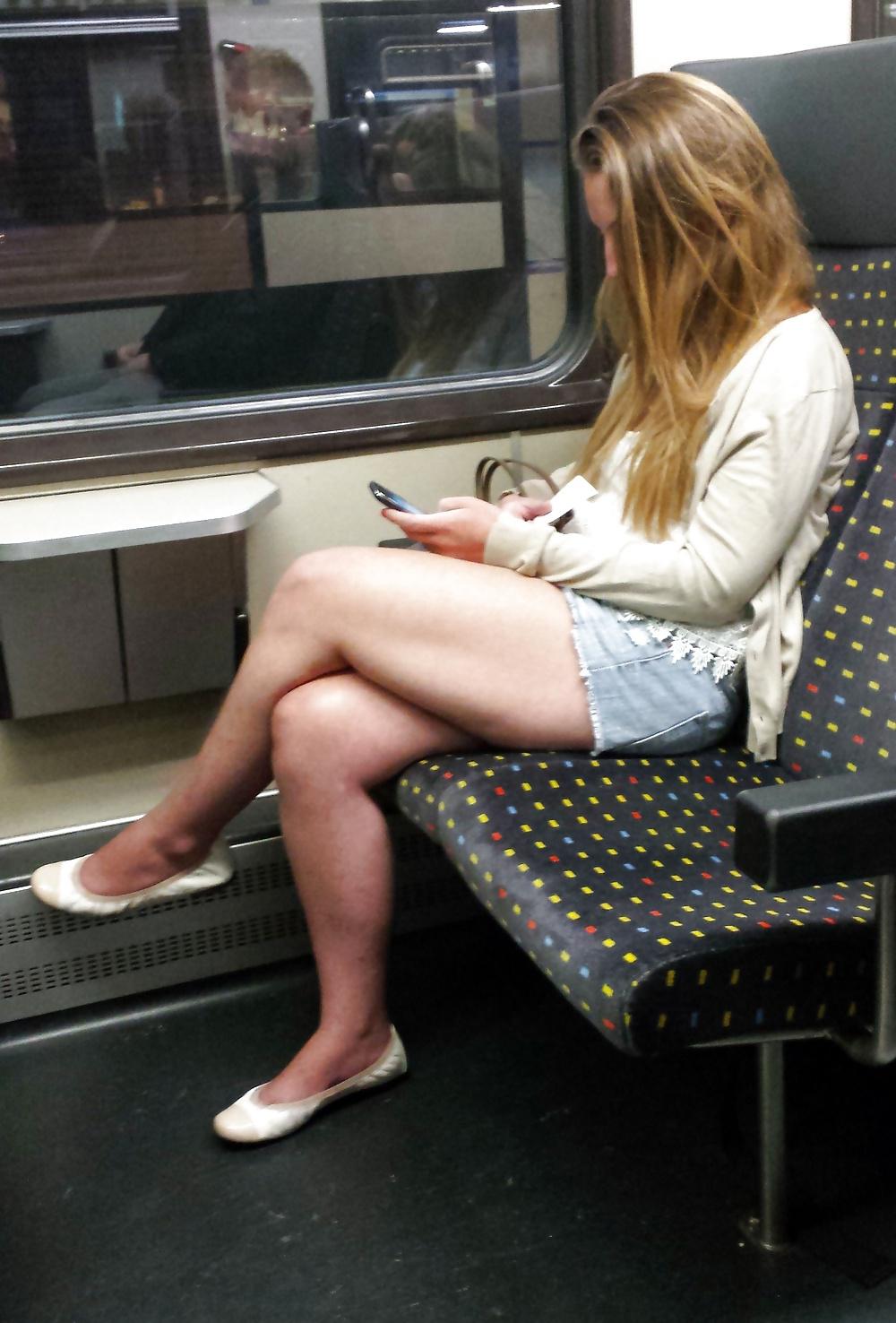 9P Dans le train sexy 