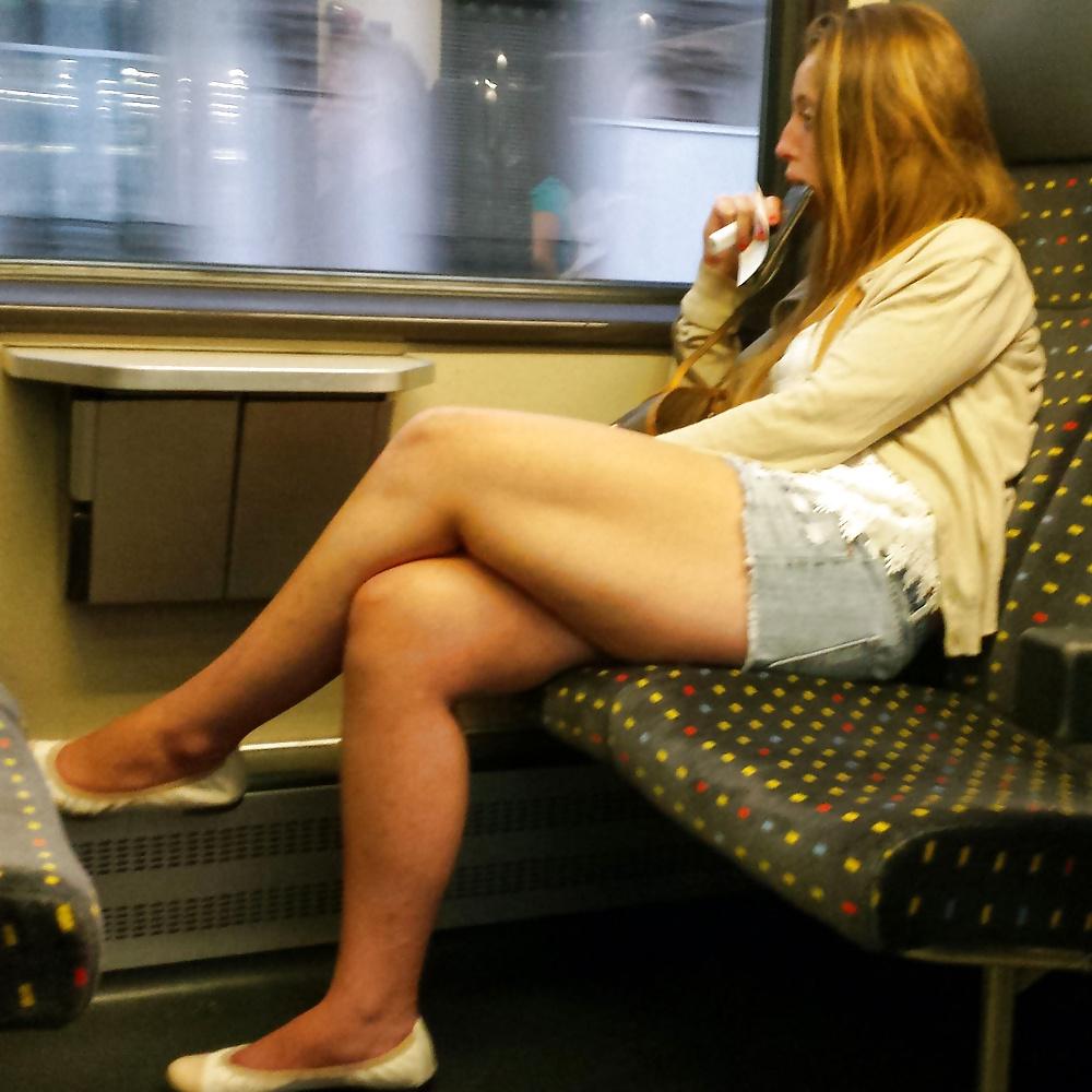 9P Dans le train sexy 