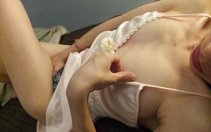 14P Friend's chinese wife masturbating