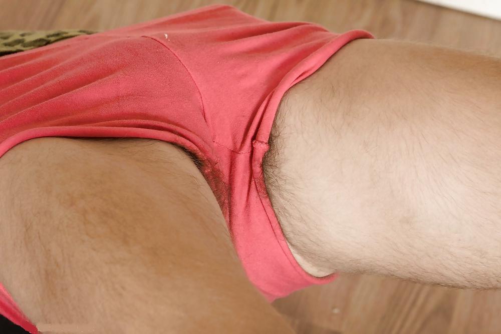 9P Slim hairy babe