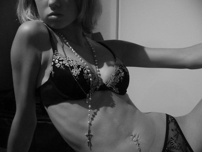 20P Skinny girl strip-tease