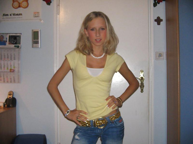 20P Skinny girl strip-tease