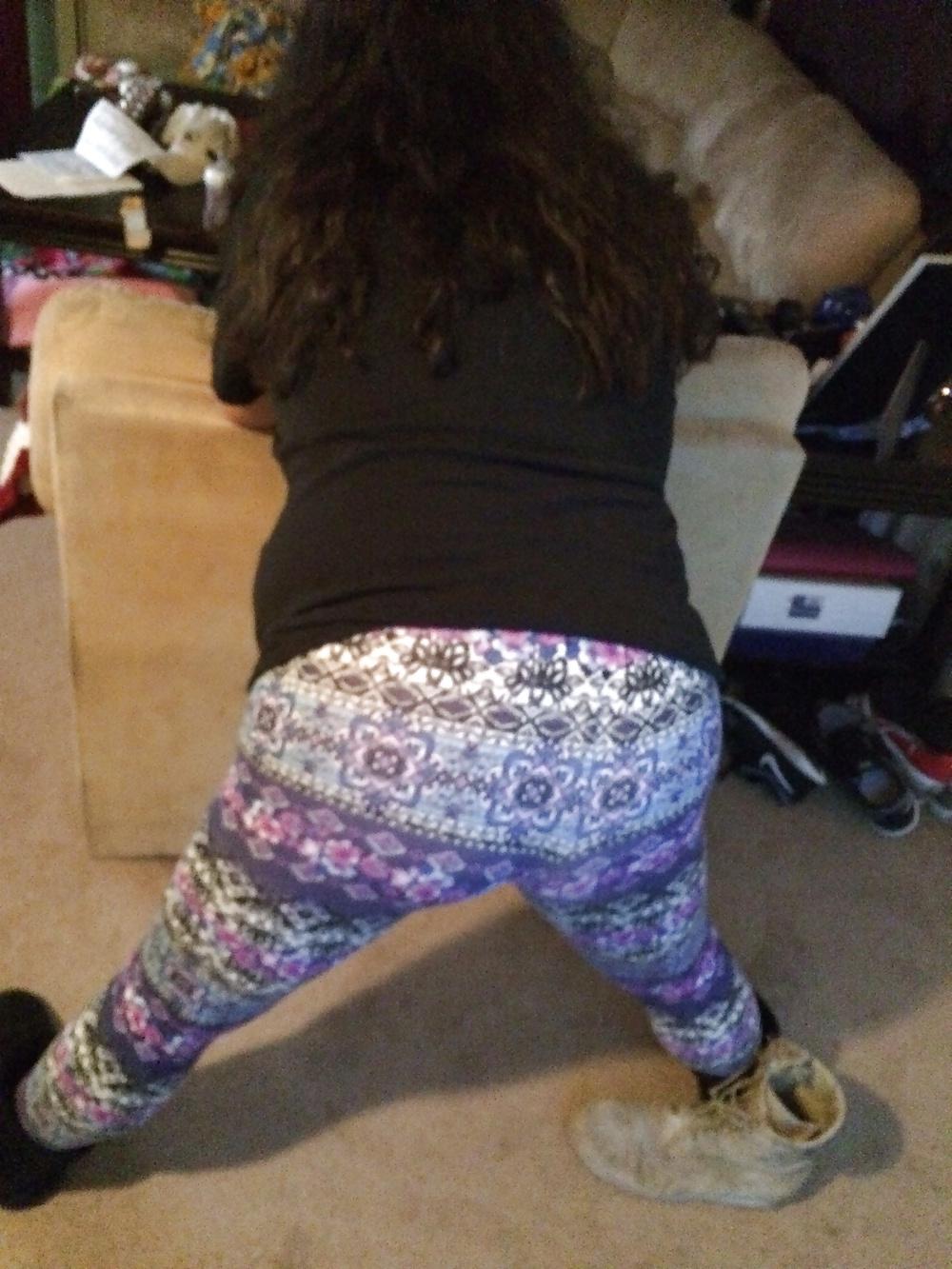 18P Hot wife ass gape yoga tights