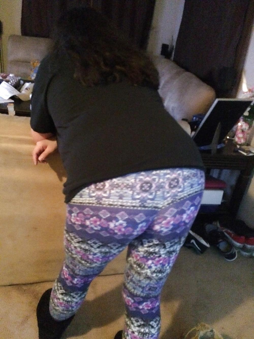 18P Hot wife ass gape yoga tights