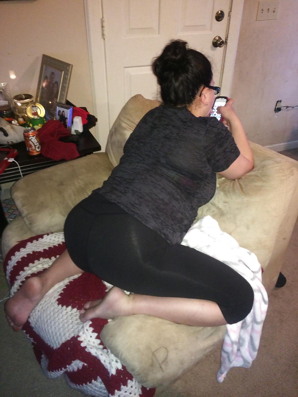 18P Hot wife ass gape yoga tights