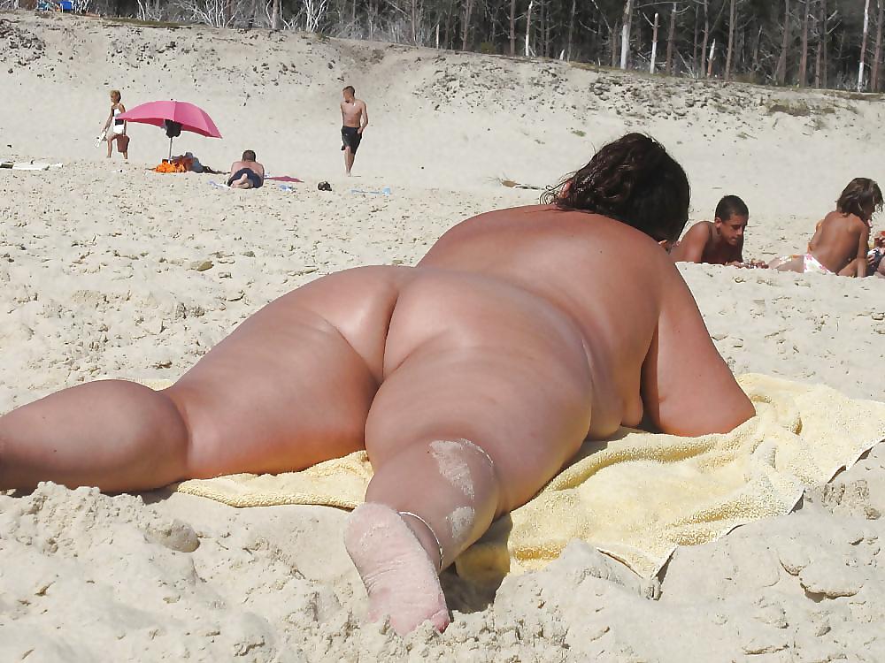15P Best chubby nudist women #1 (Nudistes pulpeuses)
