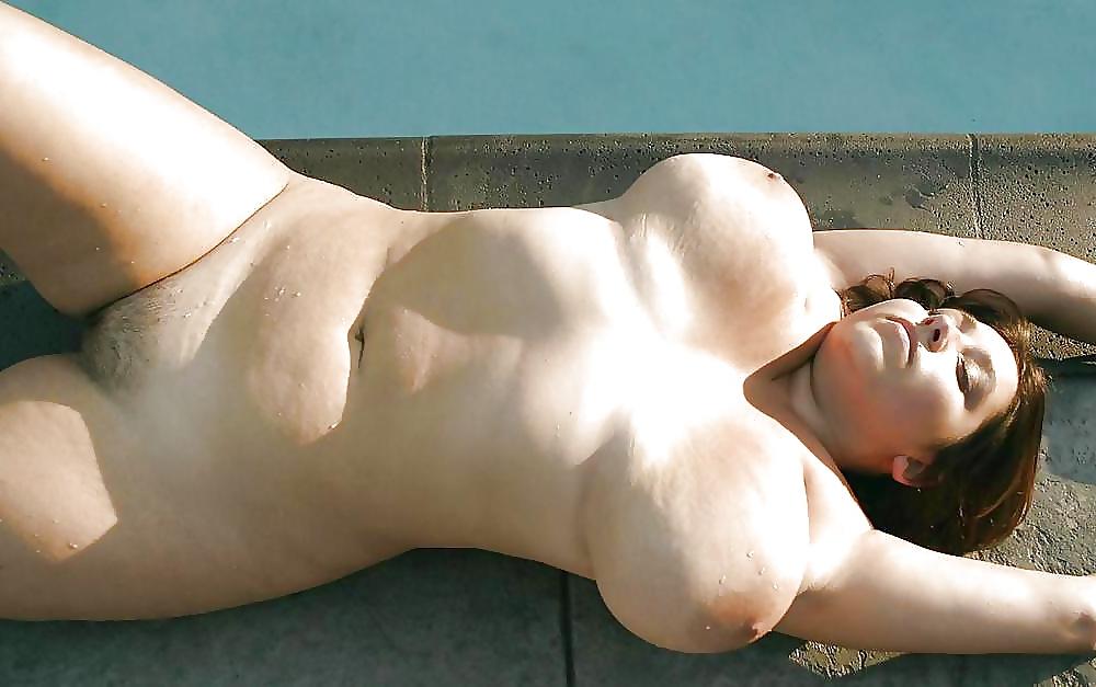 15P Best chubby nudist women #1 (Nudistes pulpeuses)