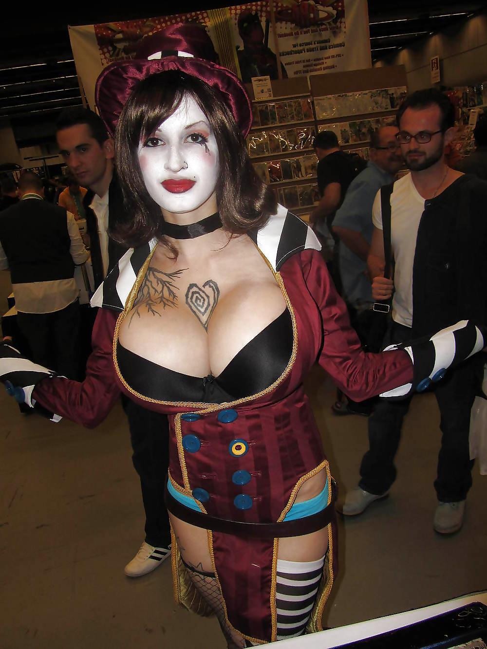 25P Busty Chick with tattos and huge tits