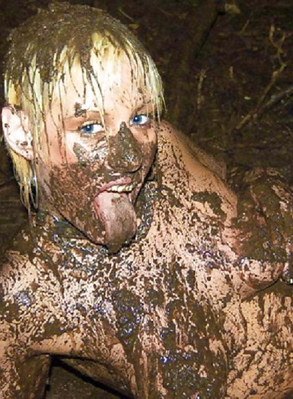 11P Slut slave squirts and gets filthy