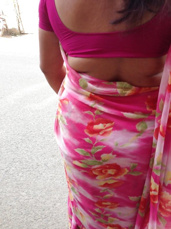 25P Sexy Nepali aunty with huge ass in saree