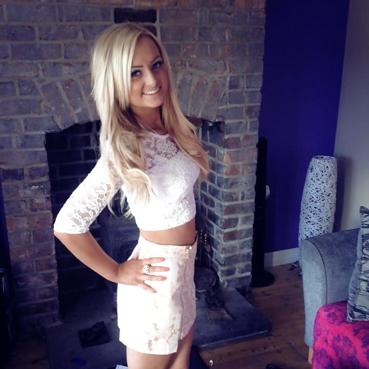 7P Skinny blonde chav Danielle