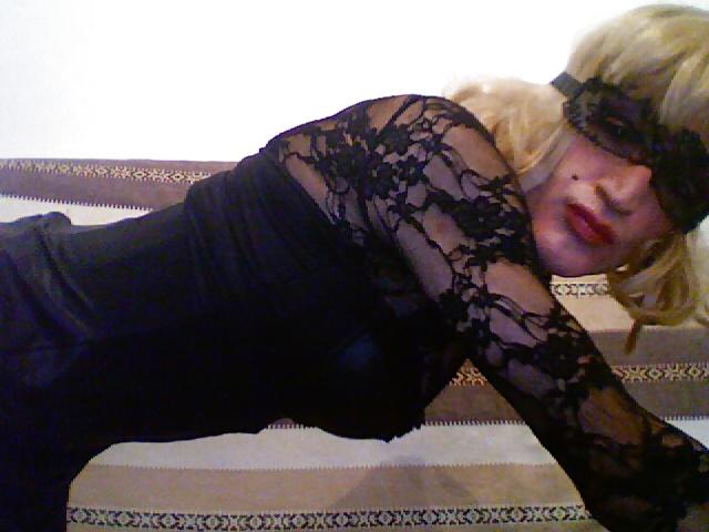 7P Masked Sissy