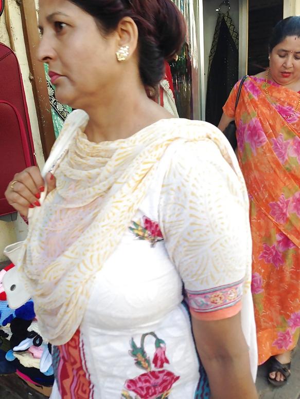 10P Nepali mom with huge boobs in market