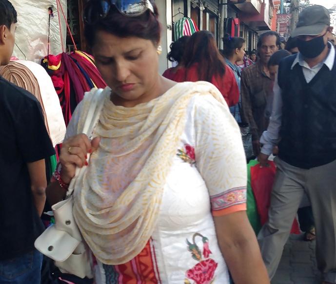 10P Nepali mom with huge boobs in market