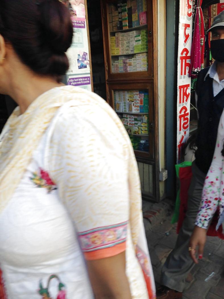 10P Nepali mom with huge boobs in market