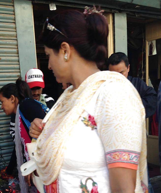 10P Nepali mom with huge boobs in market