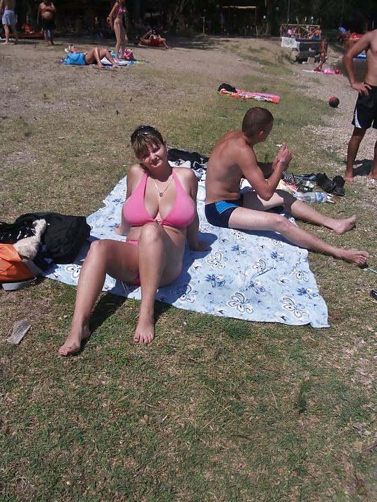 25P Romanian Huge Tits Amateur 32