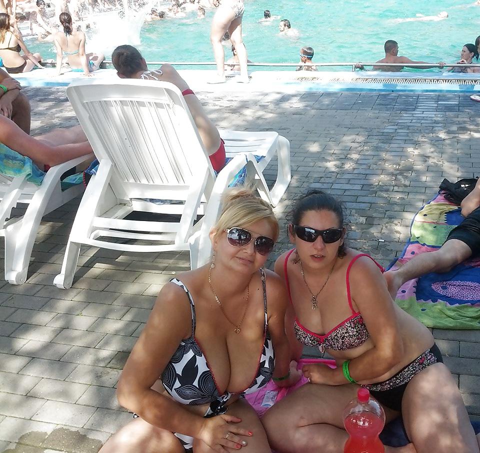 25P Romanian Huge Tits Amateur 32