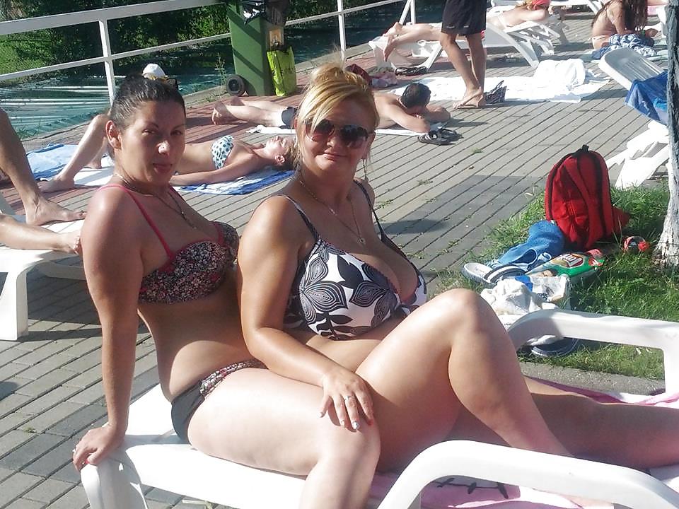 25P Romanian Huge Tits Amateur 32