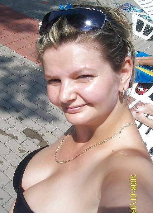 25P Romanian Huge Tits Amateur 32