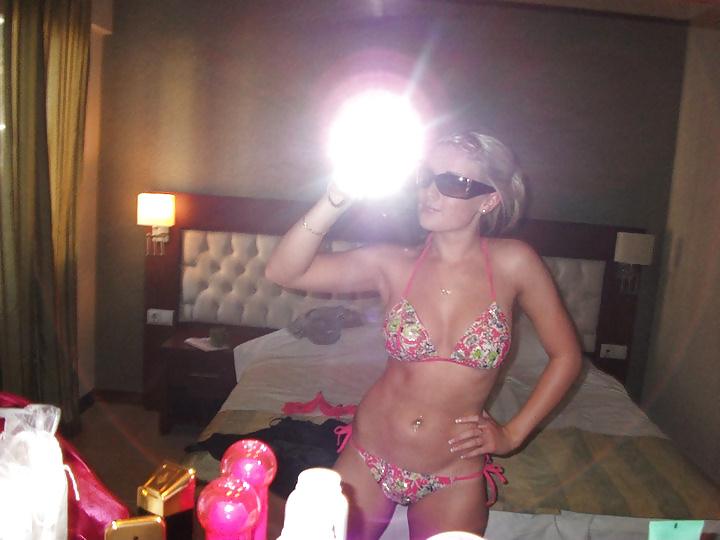 16P Cute slim Jade's bikini body
