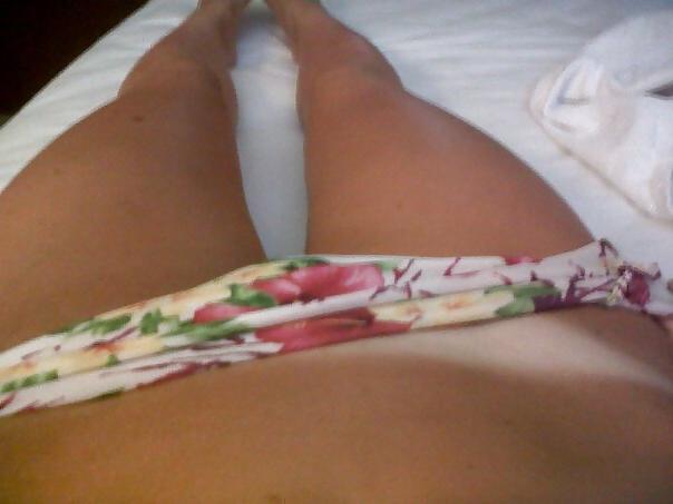 16P Cute slim Jade's bikini body